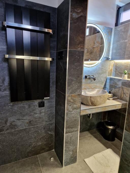 Biblioteka Spa Suite Belgrád Kültér fotó